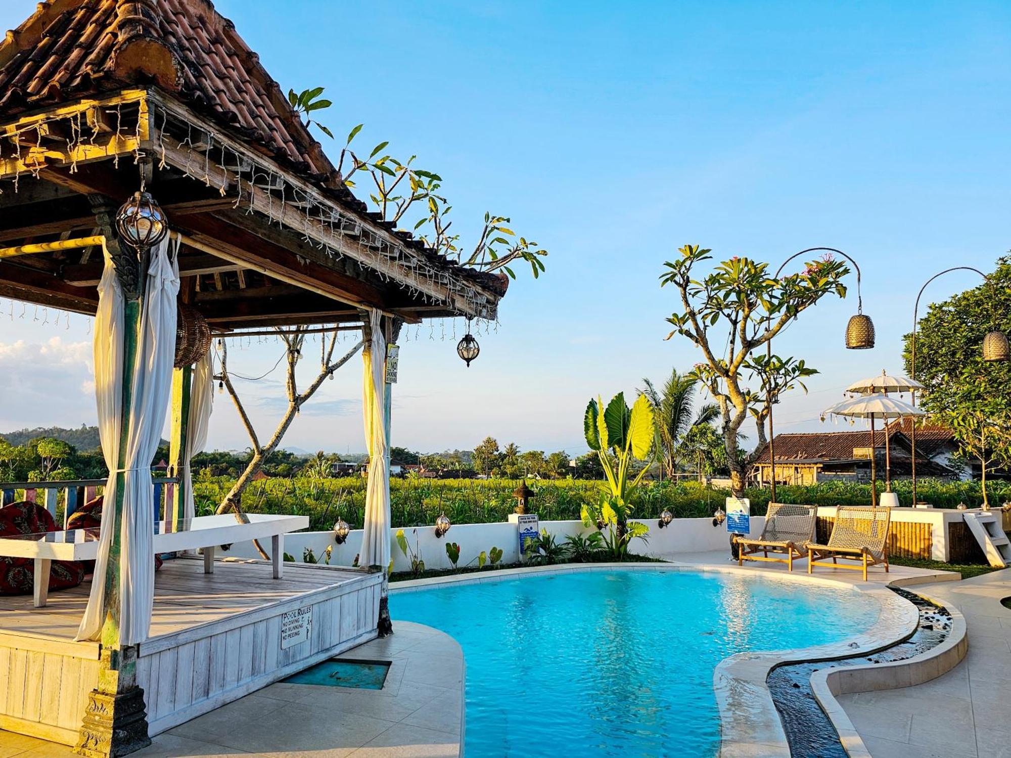 Janur Bungalow Magelang Exterior foto