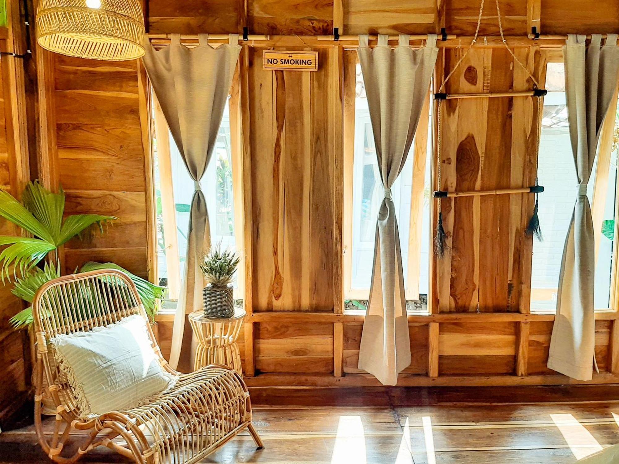 Janur Bungalow Magelang Zimmer foto